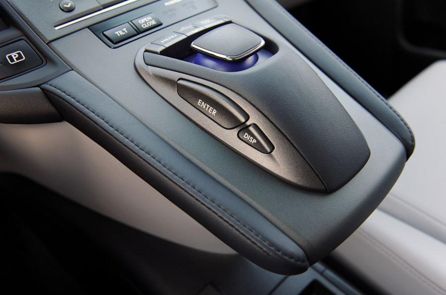  Lexus HS250h 2009 года  (фото 142 из 273)